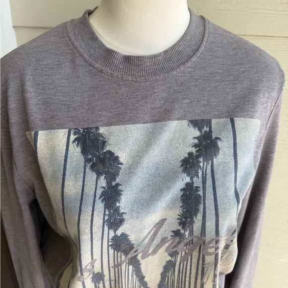 Light purple Graphic Sweatshirt with Palm Tree Los Angeles Hollywood Design - Picture 3 of 3